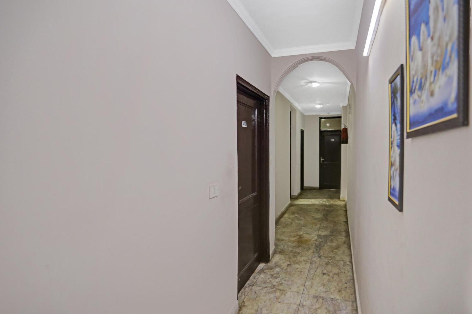 O Jpc Residency Near Dlf Avenue Saket New Delhi