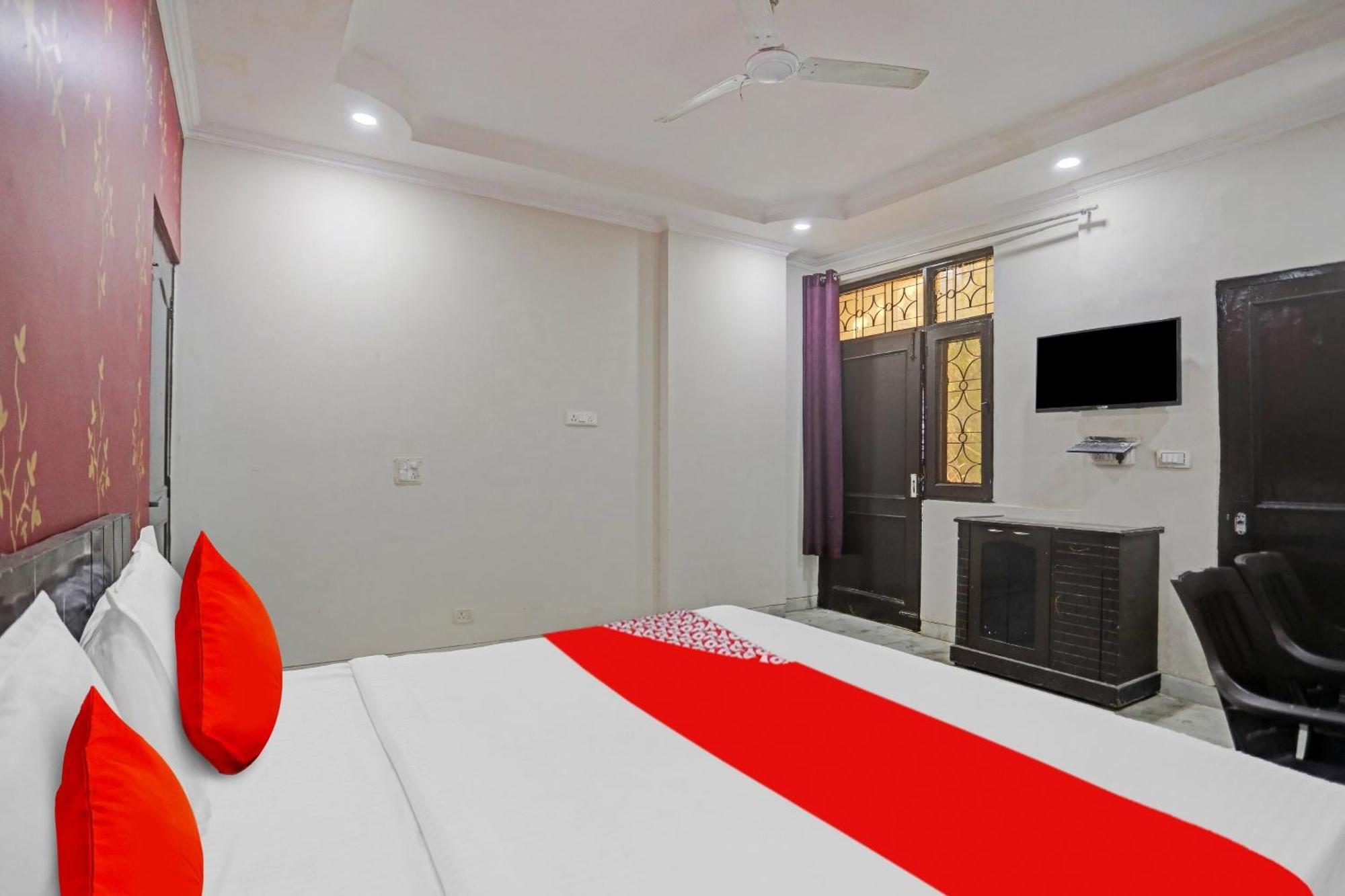O Jpc Residency Near Dlf Avenue Saket New Delhi